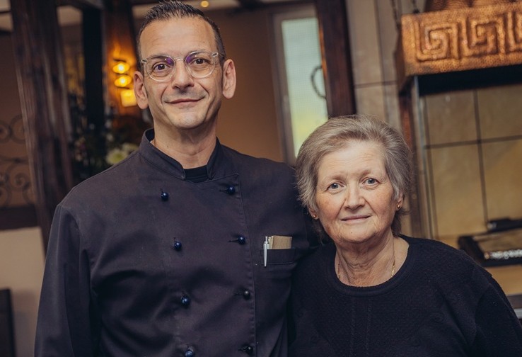 ToniMutter als Ursprung der Familienrezepte im Restaurant Delphi